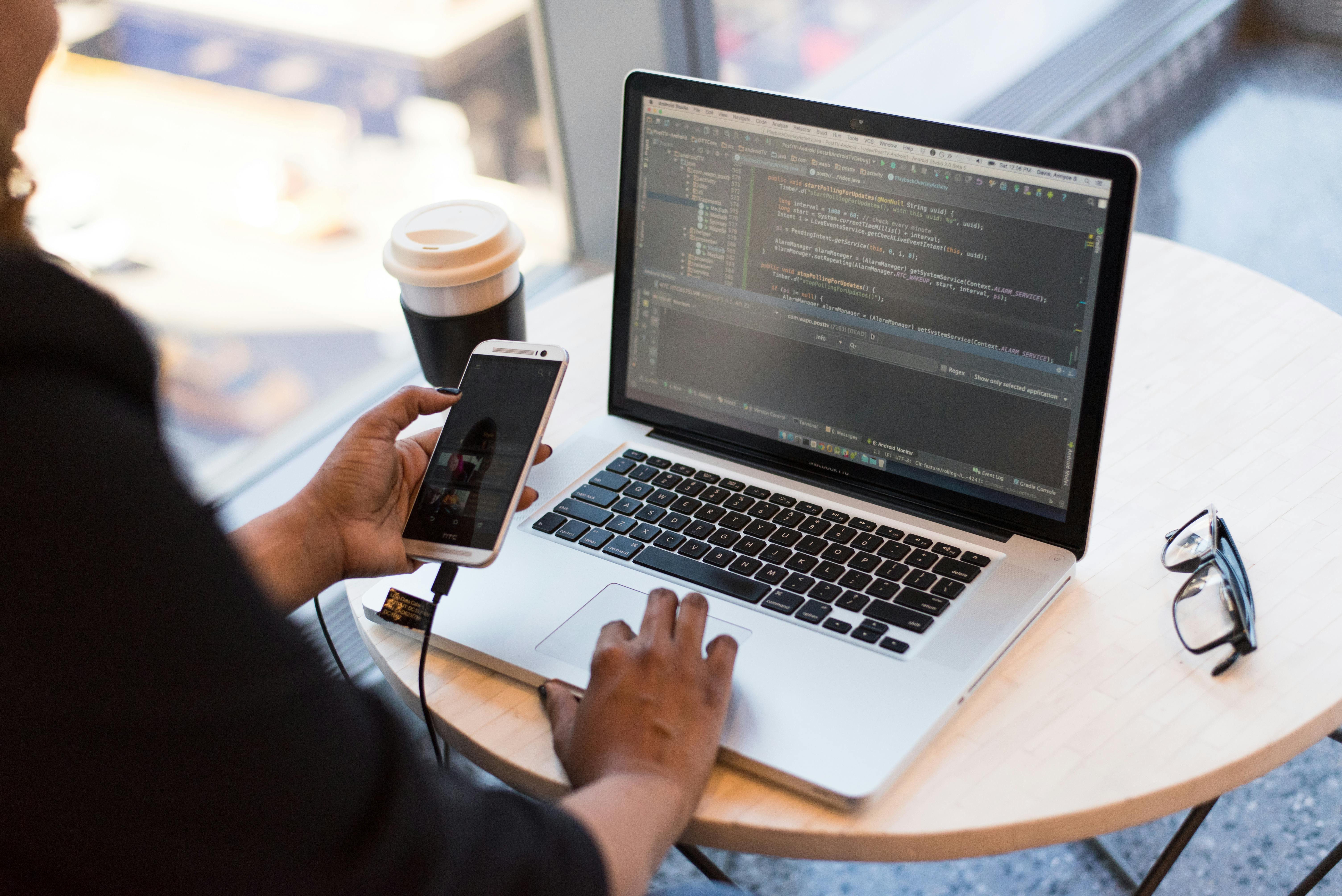 Growth Hacking Techniques for Startups in 2025: Strategies from Airbnb and Uber